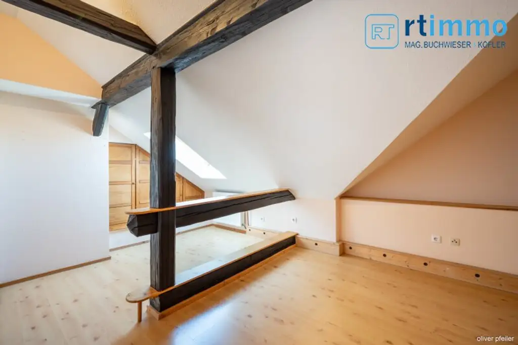 IHR FAMILIENDOMIZIL: KLIMATISIERTE GERÄUMIGE STADTVILLA MIT SCHÖNEM GARTEN, NEBENGEBÄUDEN UND SPIELPLATZ