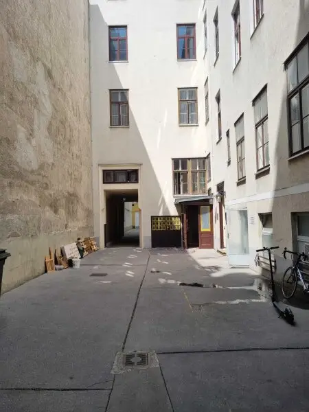 Lager in guter Lage des 7. Bezirks