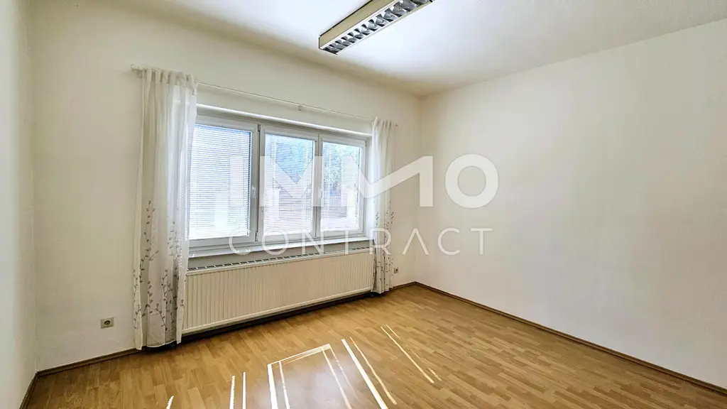 Großzügige Büroräume in attraktiver Lage in kleinem Mehrparteienhaus