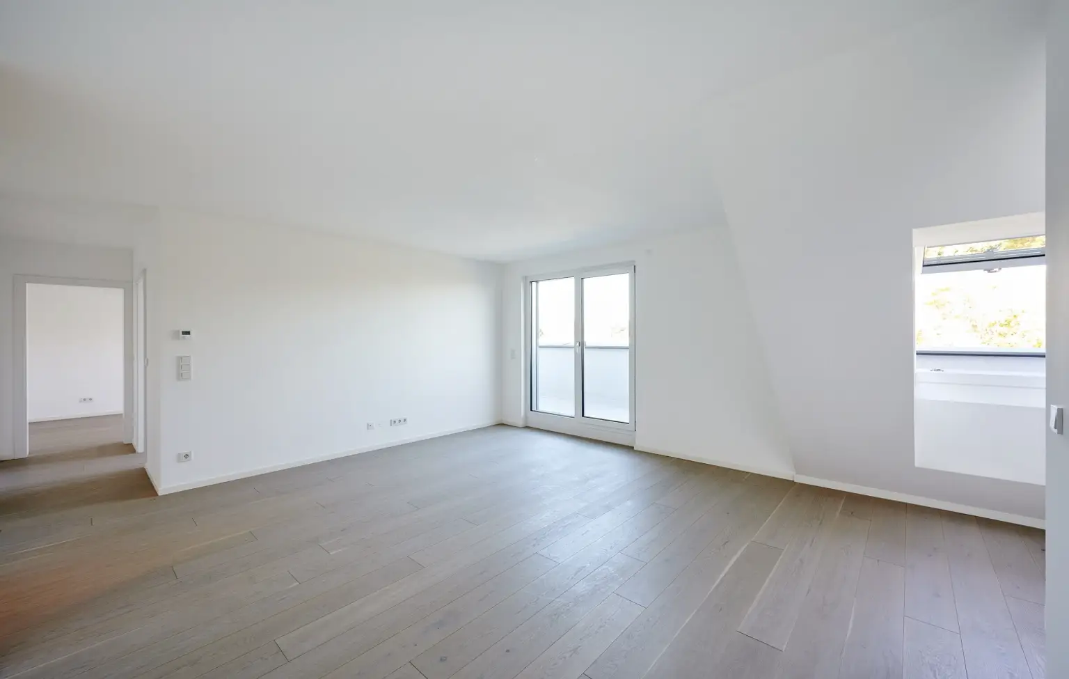 Grün. Sonnig. Zuhause! – 3-Zimmer-Traum mit Terrasse nahe der Donau!
 - ERSTBEZUG!