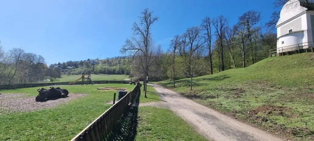 Villa beim Lainzer Tiergarten nach Kundenwunsch geplant - Edelrohbau mit Baugenehmigung - Lift im Haus möglich