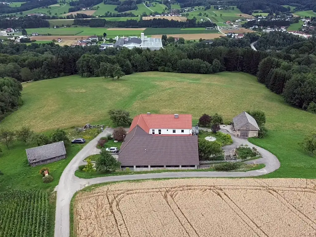 Traumhaftes Bauernhaus in Alleinlage mit Blick auf den Sonntagberg – 13 Hektar Natur pur im Ybbstal