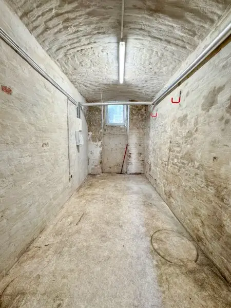 PROVISIONSFREI! Lager / Magazin mit 46,51 m2 Nutzfläche und Strassenzugang zu vermieten! Nahe Hannovermarkt!