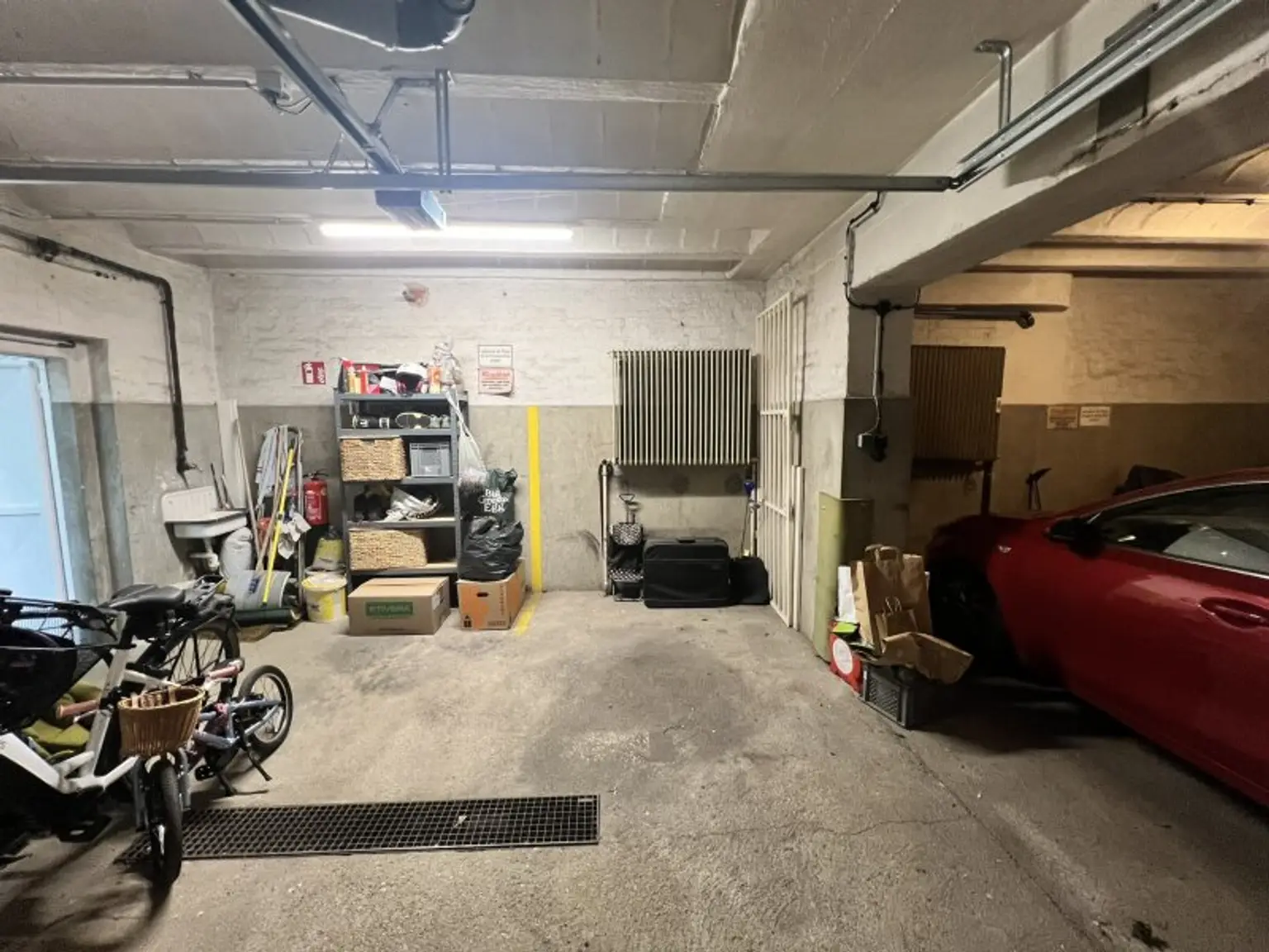 Charmante sanierungsbedürftige Dachgeschosswohnung in bester Lage direkt beim Türkenschanzpark (!)