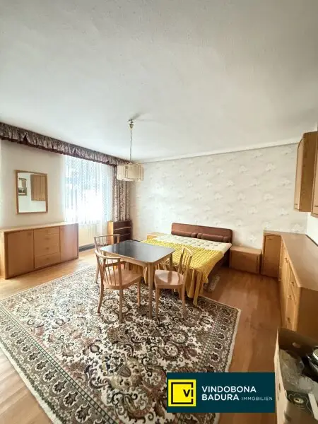 Sanierungsbedürftiges Einfamilienhaus in ruhiger Lage!!!