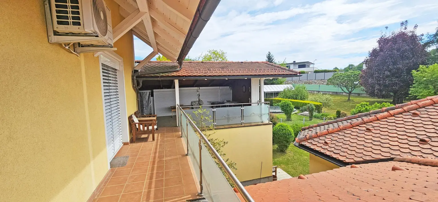 Balkon OG