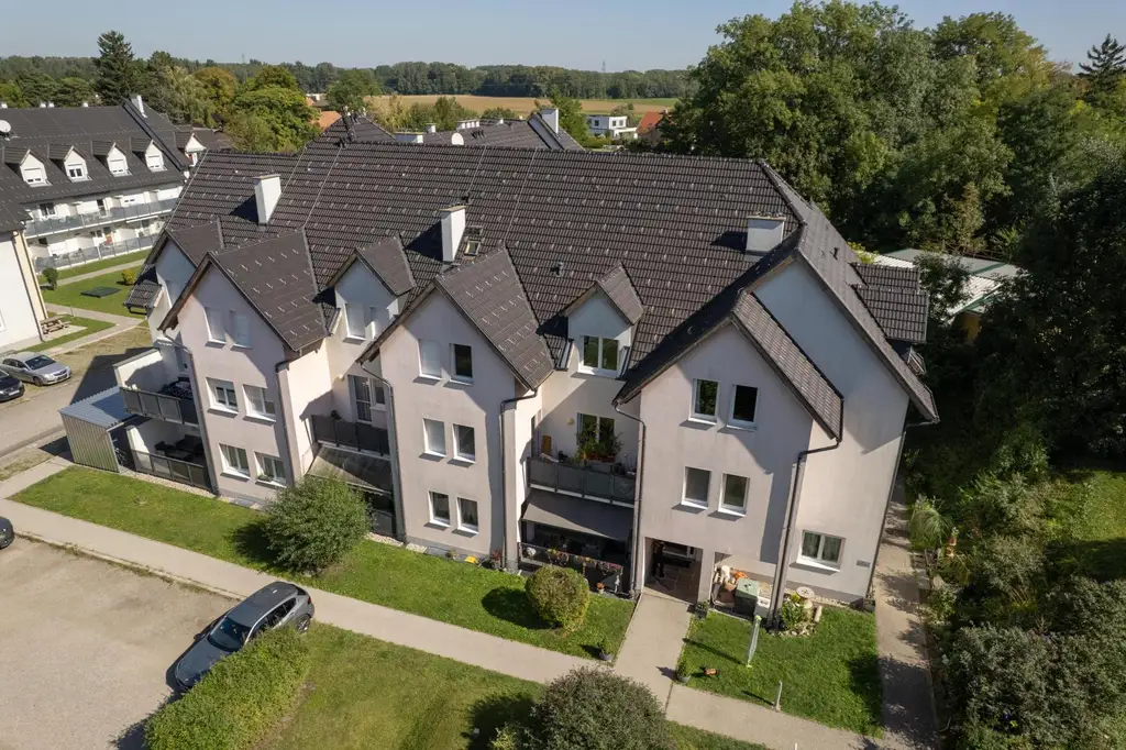 Schöne 3 Zimmer Wohnung mit Ausblick ins Grüne
