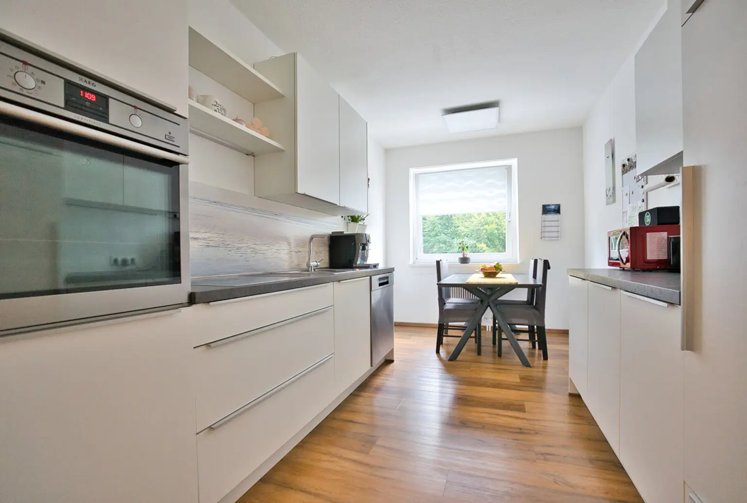 Küche mit Essbereich