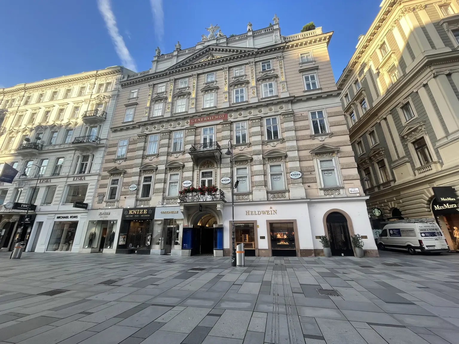 UNBEFRISTET: Klimatisierte Altbauwohnung im Stadtzentrum