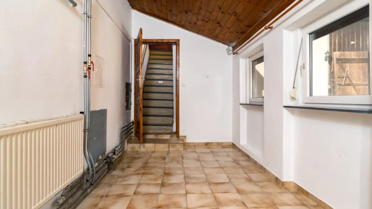 Vorraum - Richtung oberes Geschoß