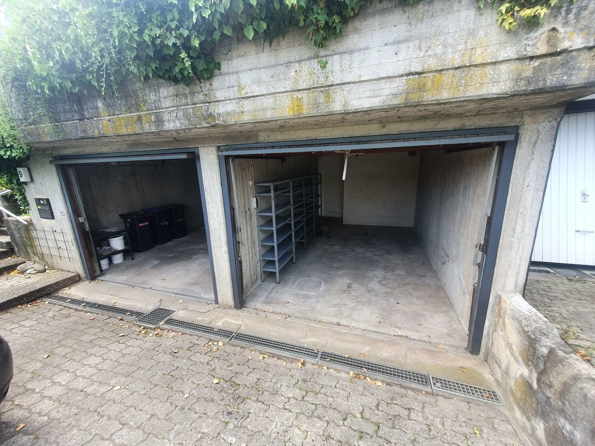 2 Garagen + 1 Stellplz vor Garage