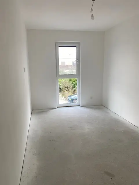Moderne Doppelhaushälfte in Parndorf: Erstbezug mit Garten und Terrasse!