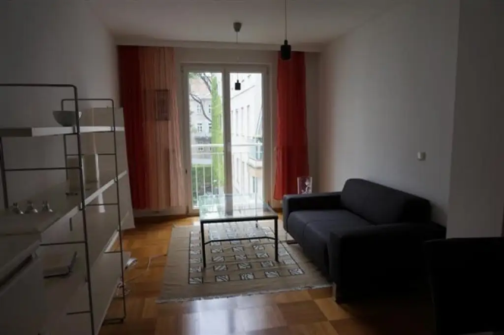 Komplett ruhig gelegene helle Wohnung mit 1 Schlafzimmer, teilmöbliert (Schrank und Sofa) Nähe Servitengasse ab 15. Dezember 2025