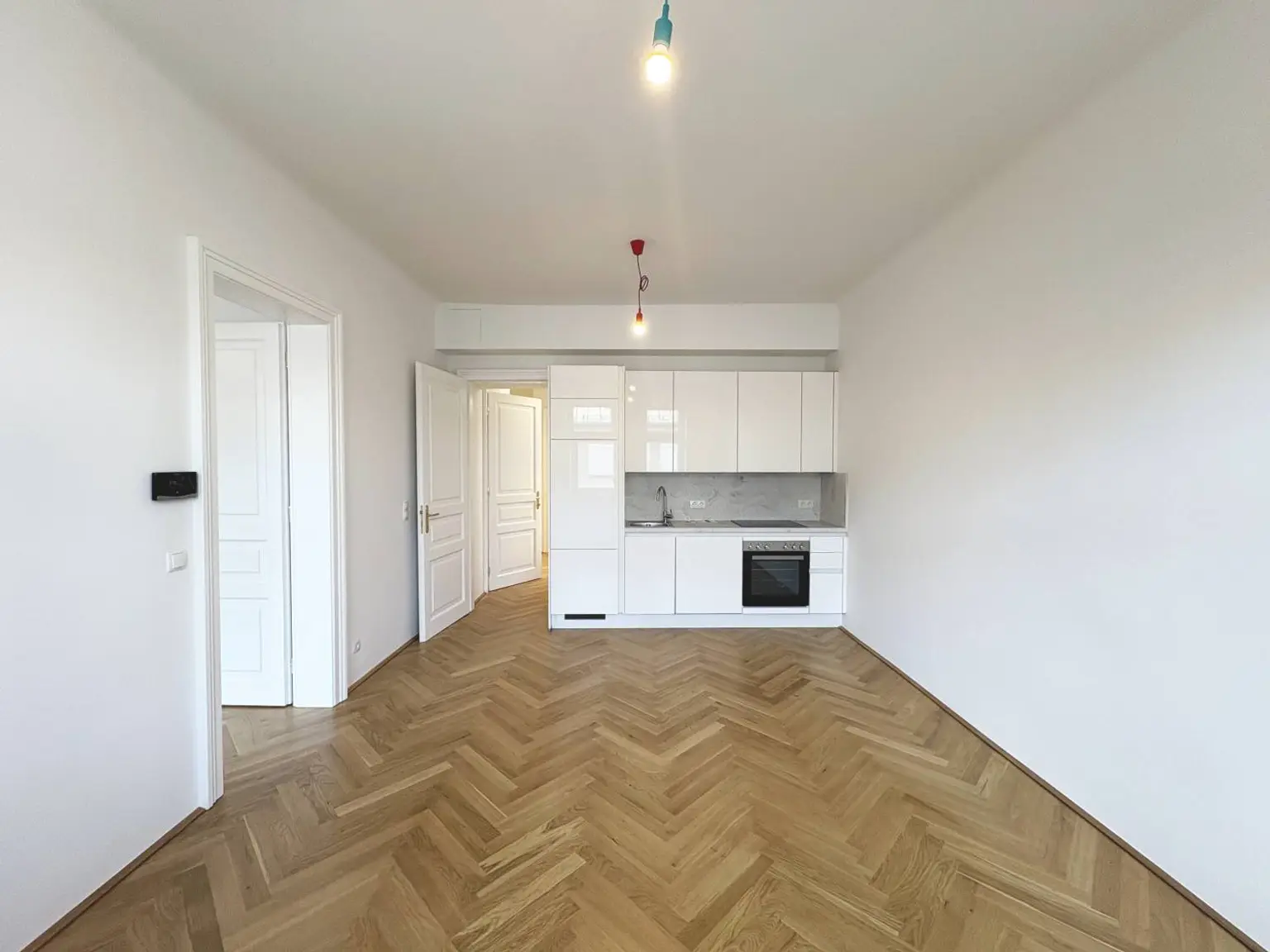 Erstbezug nach Sanierung -
Moderne 2 Zimmer Wohnung im Altbau