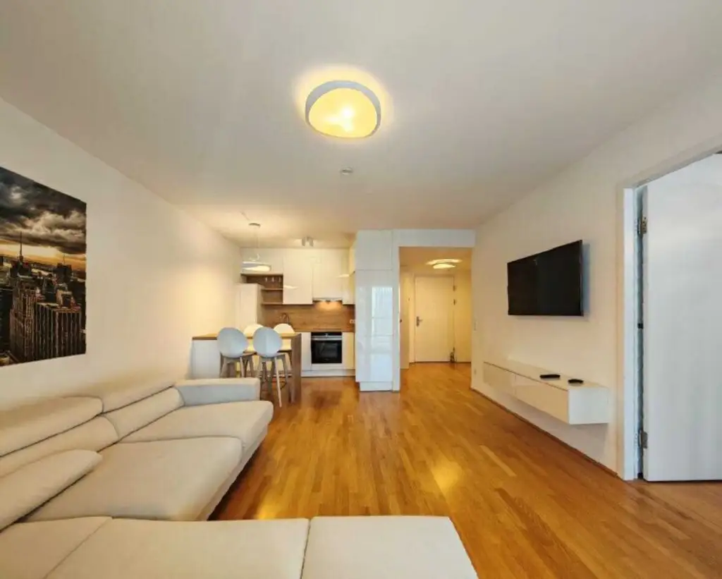 Möblierte 2-Zimmer-Wohnung im 10. Liftstock