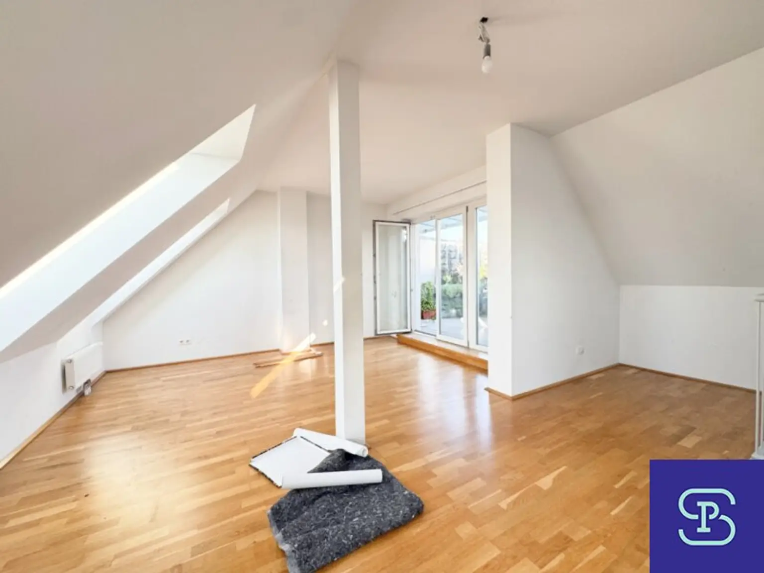 Wunderschöne 101m² Dachgeschoßwohnung mit Terrasse beim Yppenplatz - 1160 Wien