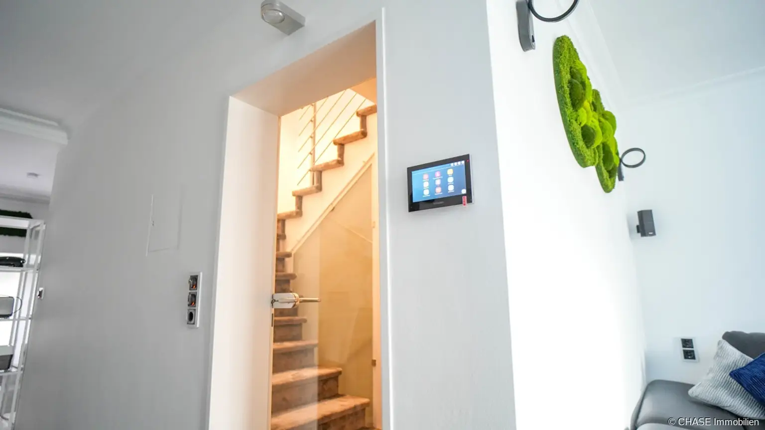 2.OG - Wohnung Flur, Tür zum DG