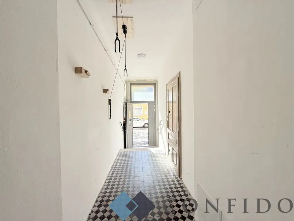 Altbau trifft Garten - Sanierungsbedürftige Wohnung im Herzen von Stockerau