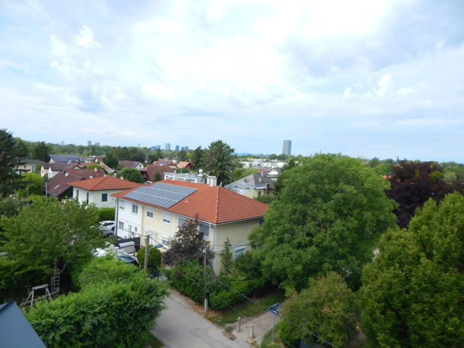 Mit dem Aufzug direkt in die Dachterrassenwohnung mit neuer komplett Küche - Erstbezug nähe Mühlwasser