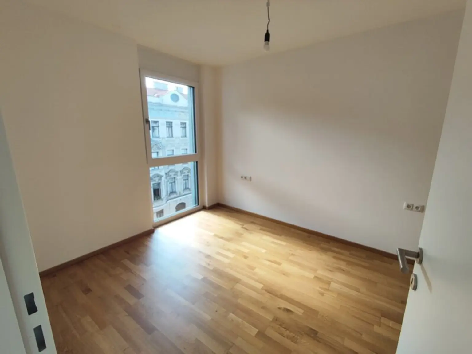 Modern wohnen in Meidling! Neubau 2-Zimmer-Erstbezug mit Balkon im 4. Liftstock - Top50