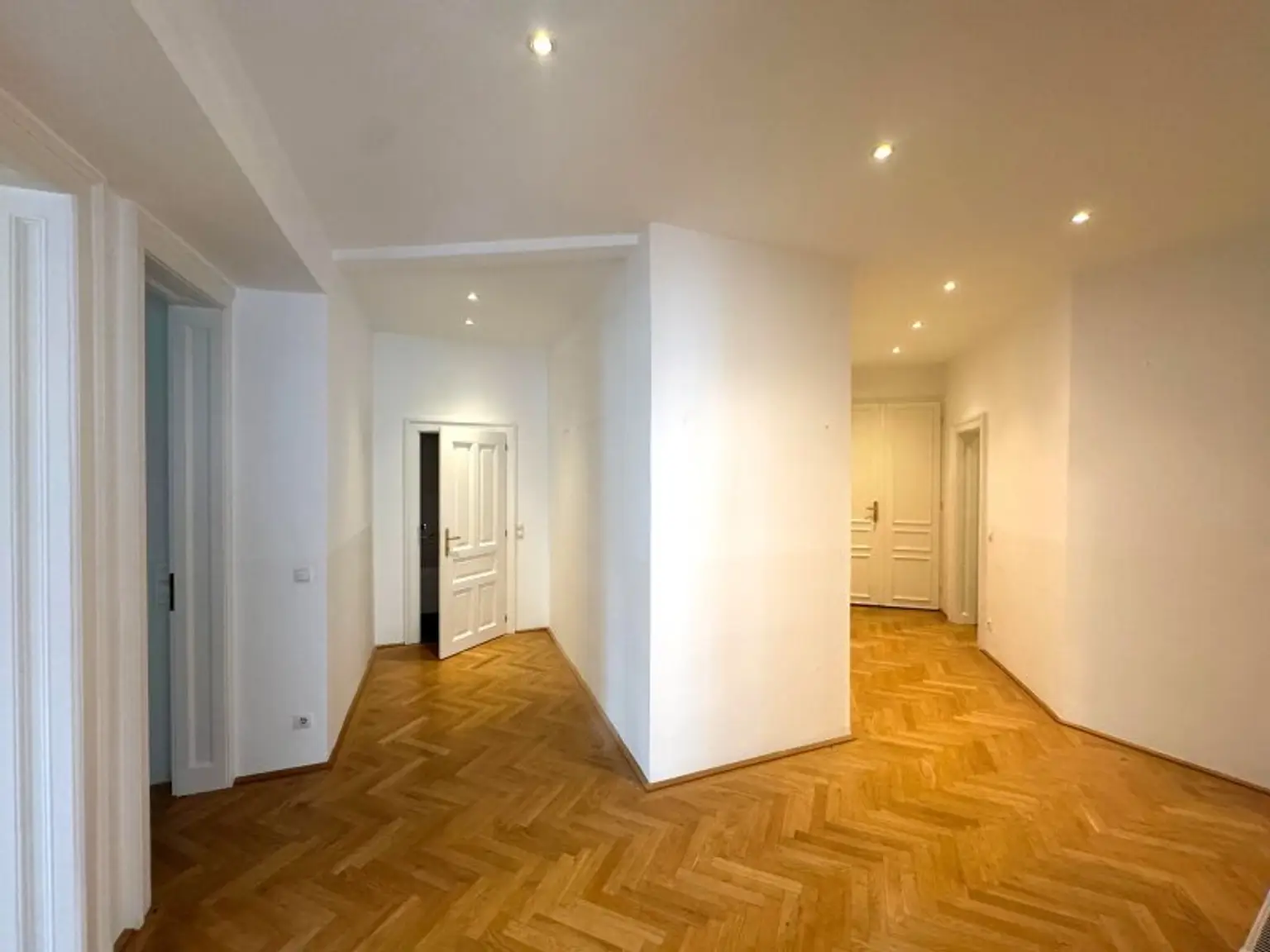 Charmanter Altbau in Gersthof - 4-Zimmer-Wohnung mit Garten in Zinsvilla