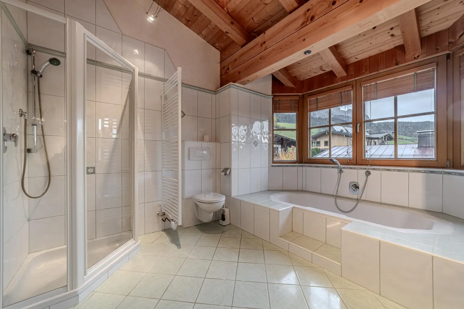 Wunderschöne Penthousewohnung mit imposantem Kaiserblick in Toplage