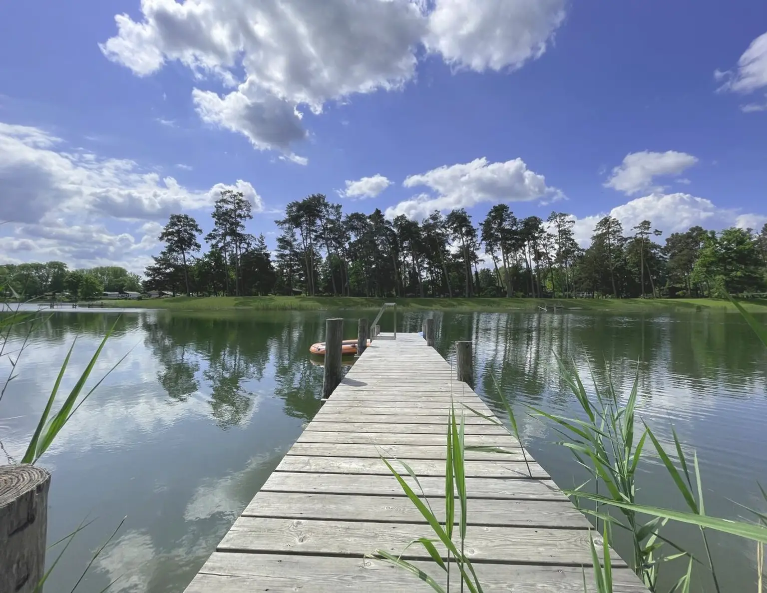 Idyllisches Ferienhaus mit Urlaubsflair - mit großem Garten & Seenähe