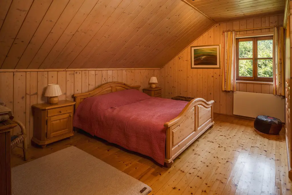 Familienanwesen - stilvoll mit großem Garten und Schwimmteich