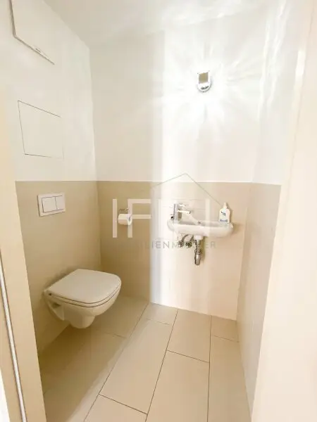 Helle Wohnung mit großer Freifläche und Parkblick im 2. Bezirk!