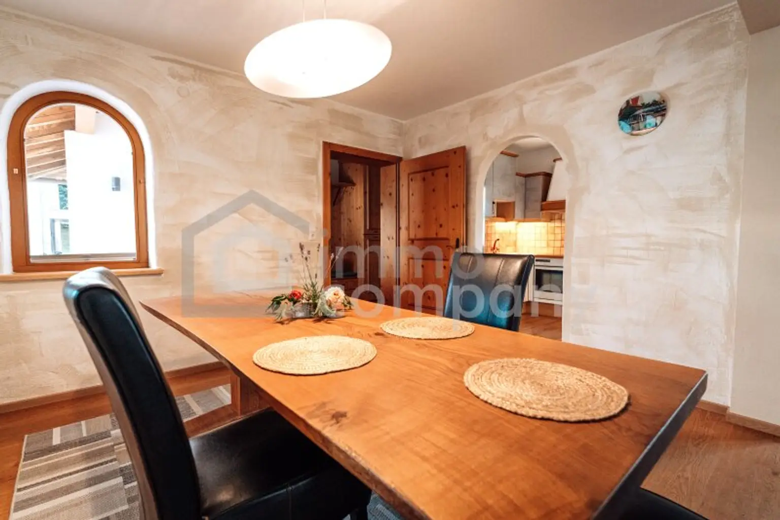 WOHNEN AM SEE - Absolute Rarität in unmittelbarer Seenähe mit Bergblick - 5 Zimmer Erdgeschoßwohnung mit großzügigen Räumlichkeiten