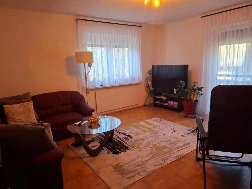 Renoviertes Zweifamilienhaus mit viel Grund in ruhiger Lage in Langenwang im Mürztal zu kaufen !