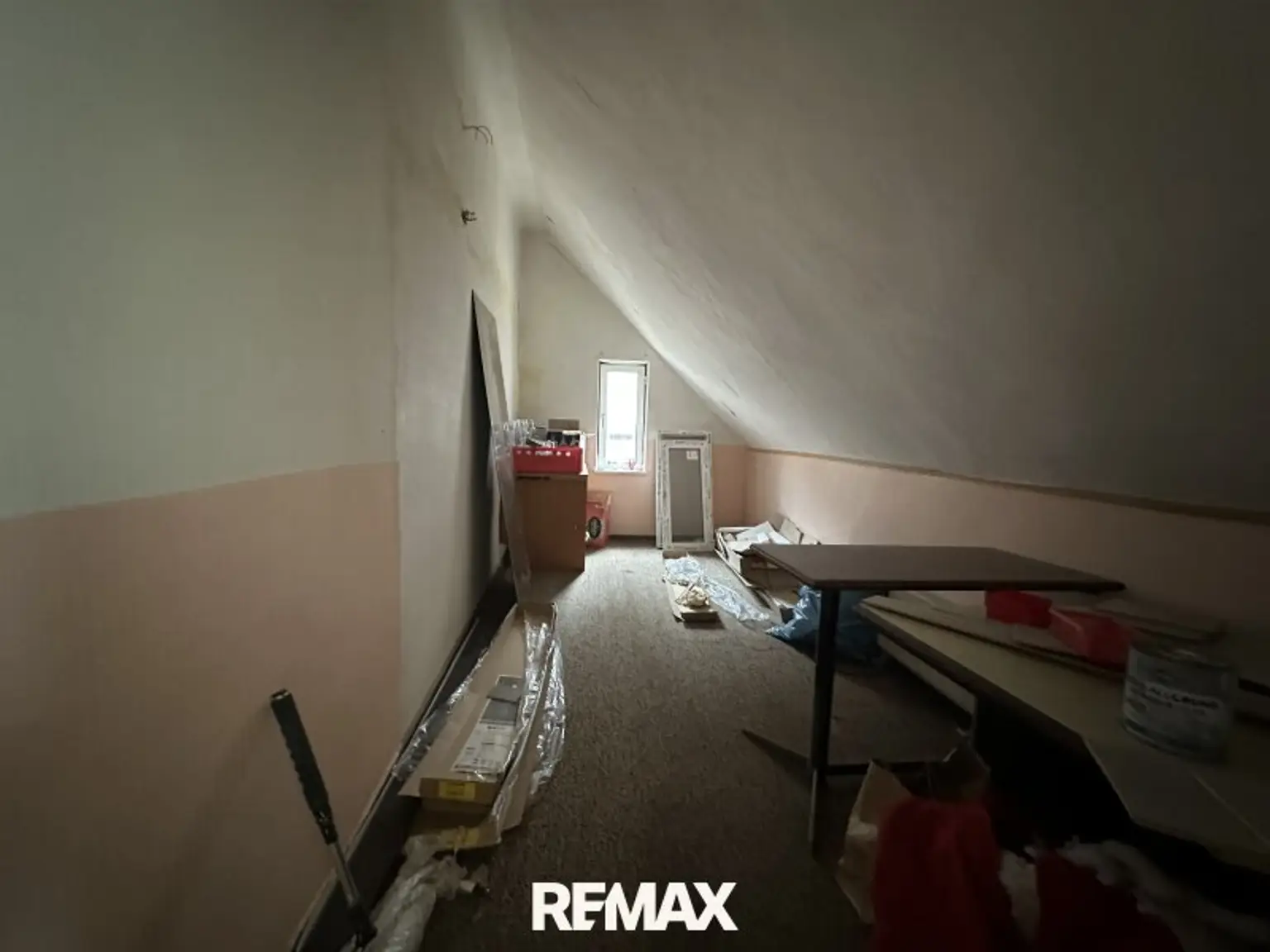 ***Mehrfamilienhaus mit Riesenpotential im Zentrum von Eisenerz***