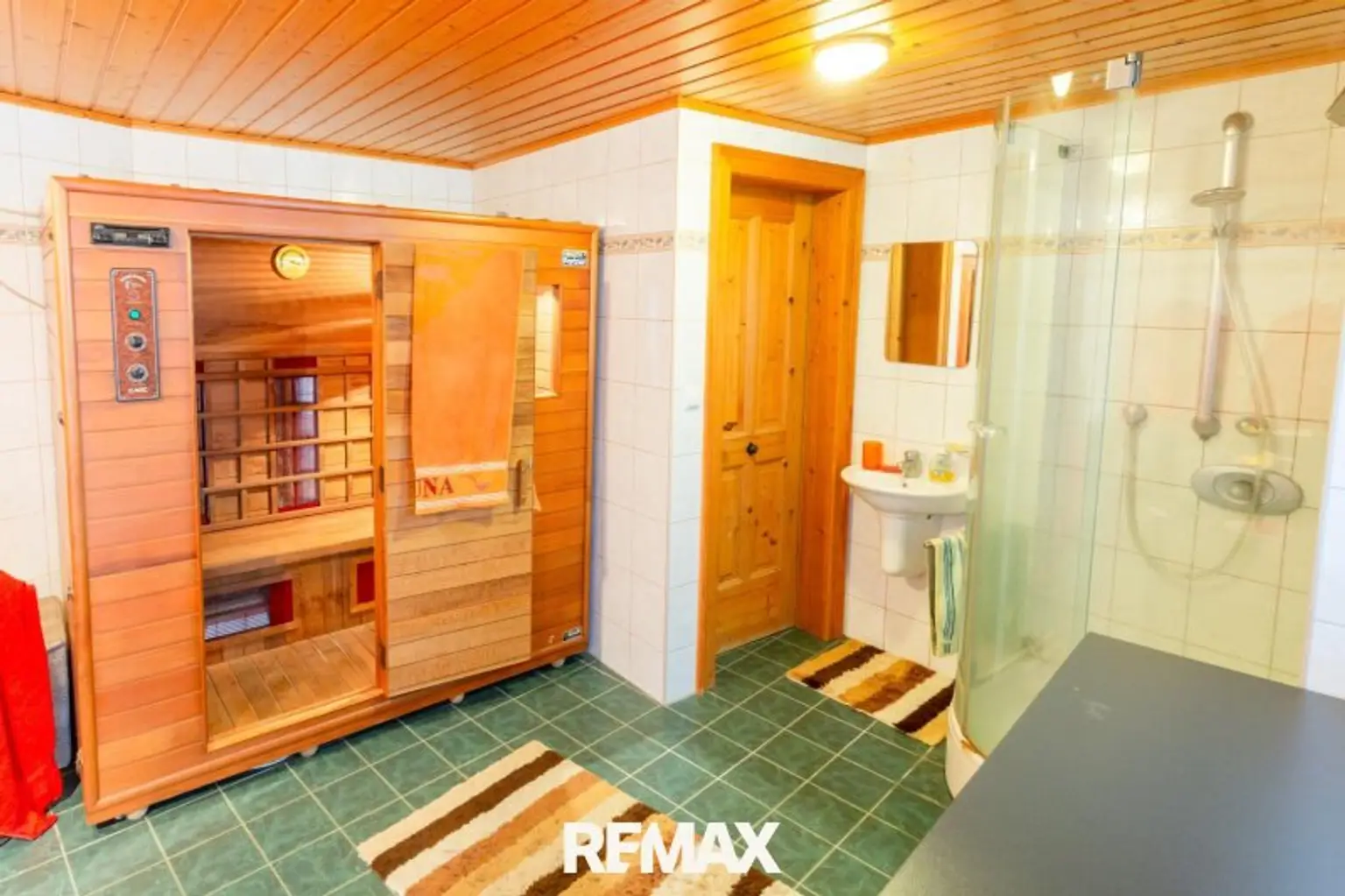 Sauna mit Dusche