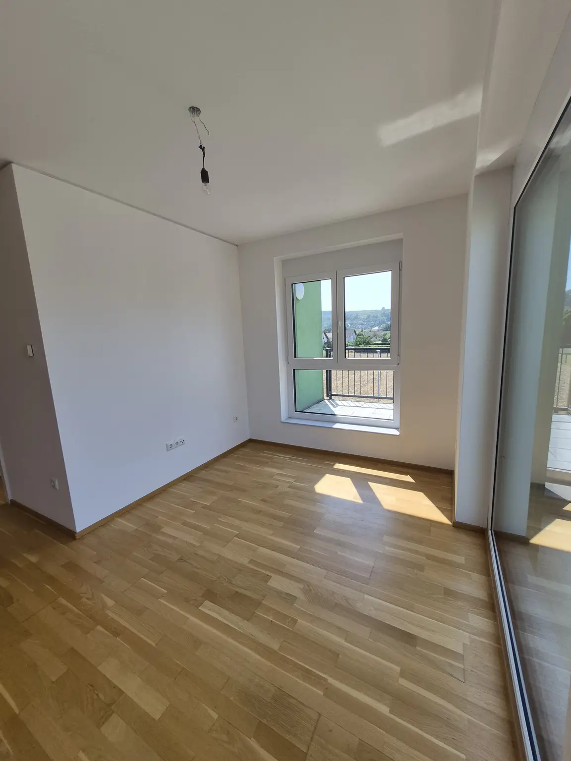 Wohnkomfort mit Aussicht: Ca. 60 m² 3-Zimmer-Wohnung und sonniger 12 m² Südwest-Eckbalkon