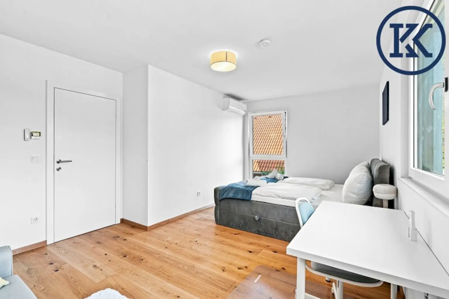 Schlafzimmer 1