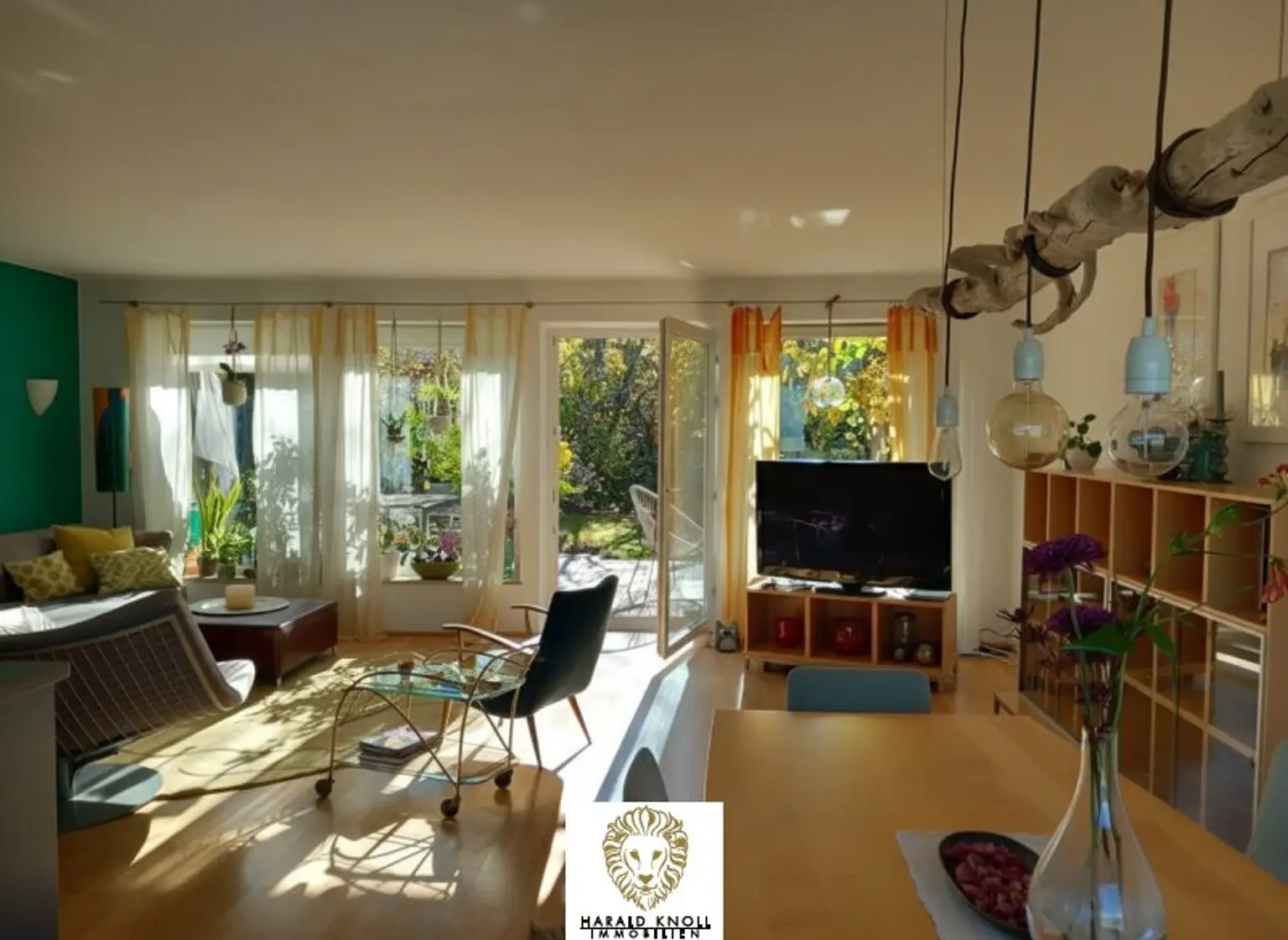 Charmantes Einfamilienhaus mit zwei Gärten und Panoramablick in Aldrans