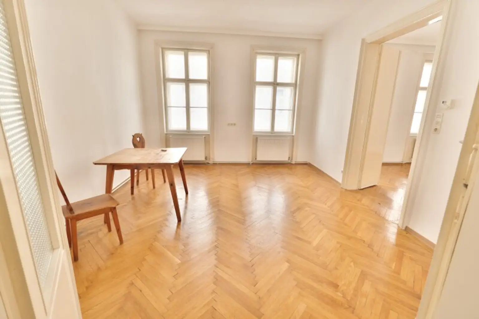Antonigasse UNBEFRISTETE 2 Zimmer-Wohnung mit KFZ-Stellplatz im Haus