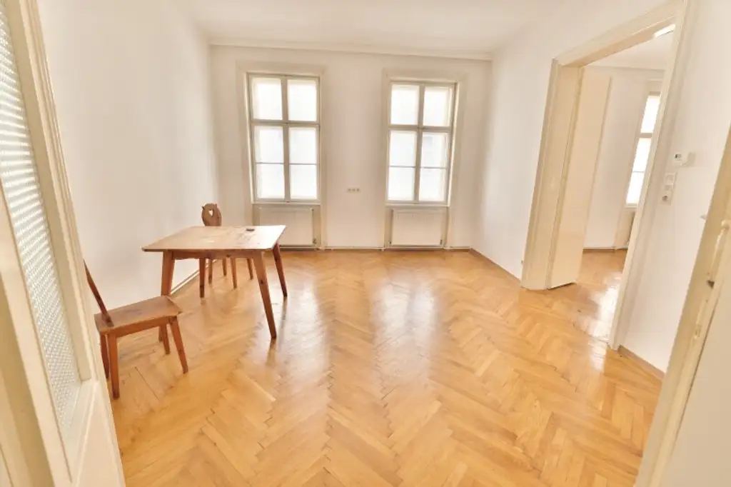 Antonigasse UNBEFRISTETE 2 Zimmer-Wohnung mit KFZ-Stellplatz im Haus