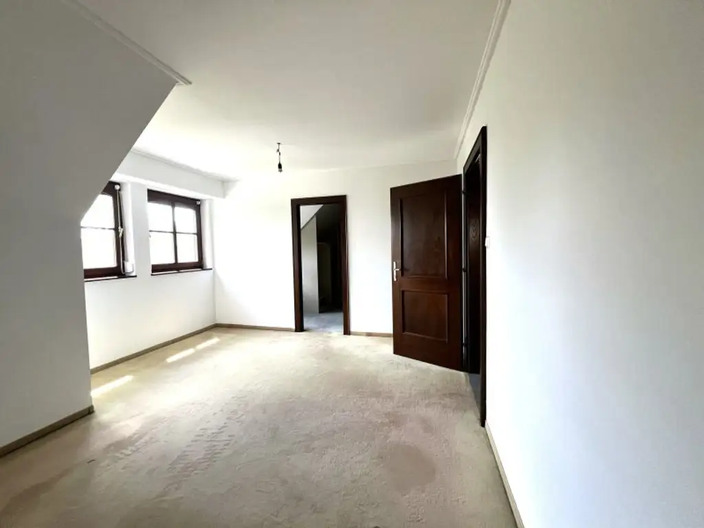 Rarität (!) Großzügige Villa in Badener Bestlage am Mitterberg mit prächtigem Garten - zentrumsnahe (!)