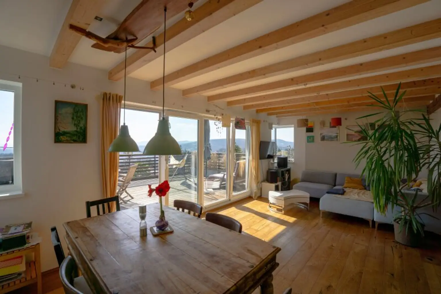 Wohnraum im 1. Stock