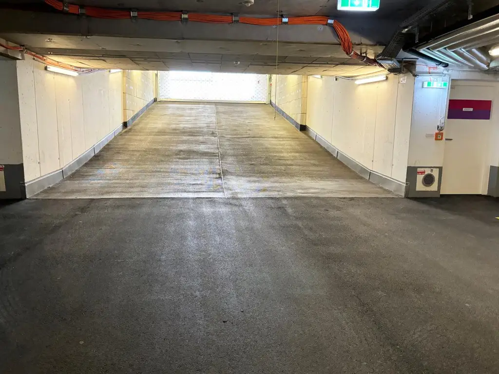 Kofferpacken und einziehen! Komplett ausgestattete 2 Zimmer Wohnung inkl. Garagenstellplatz