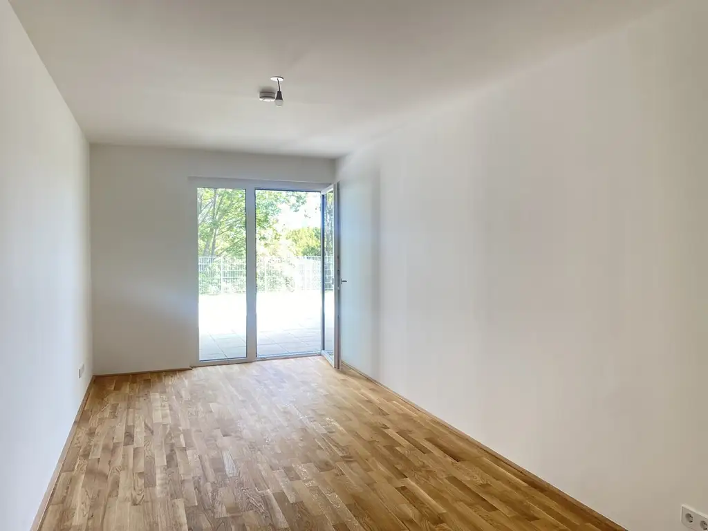 TOWNHOUSE - 4 Zimmer Wohnung  mit Terrasse und Garten U3 Erstbezug