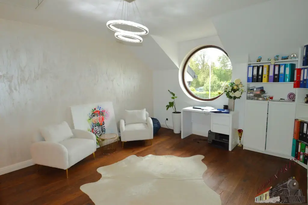 Hochwertiges Ein-/ Zweifamilienhaus mit separater Wohnung - Doppelgarage mit Fußbodenheizung