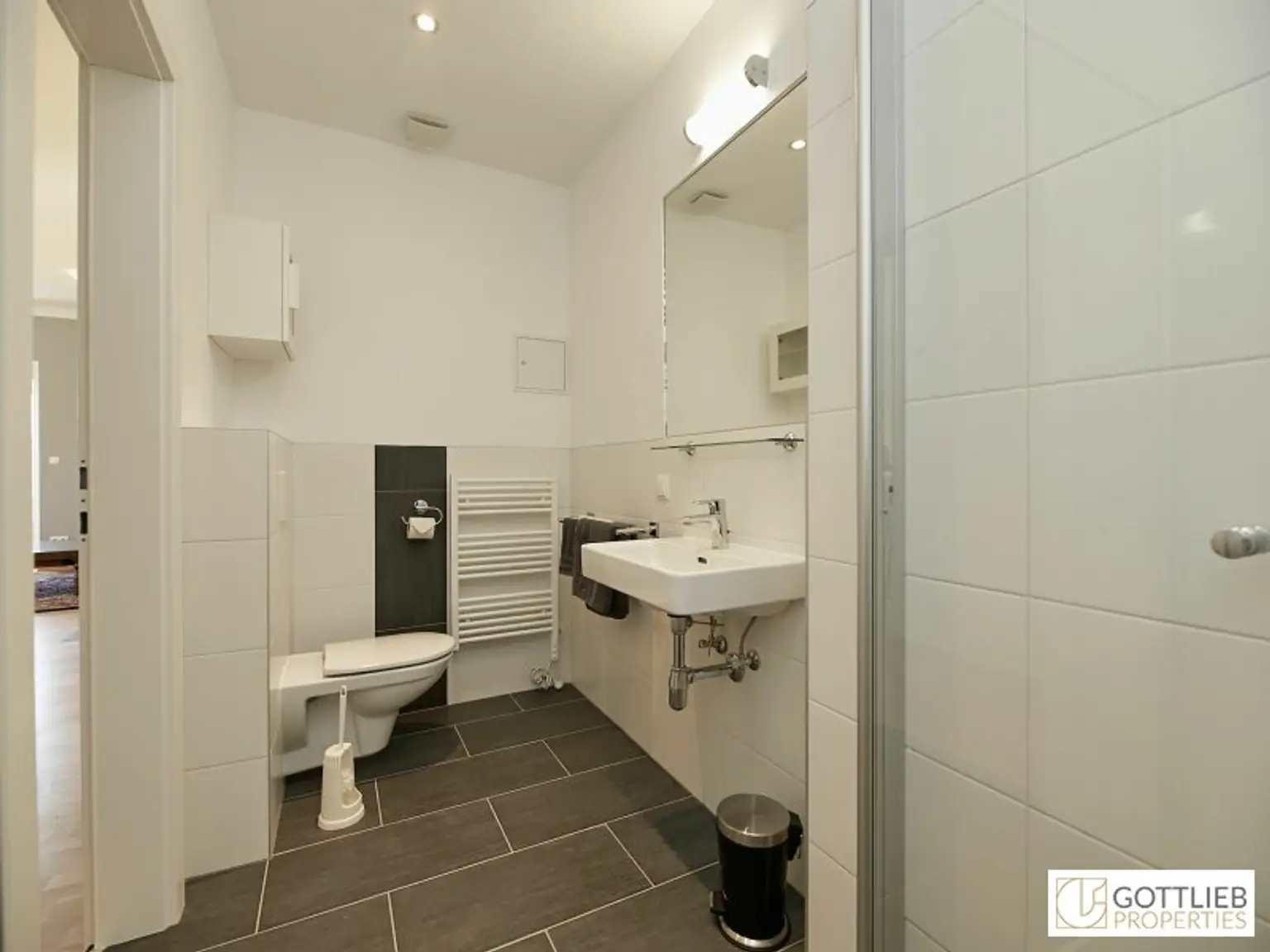 Bestlage Kaiserebersdorf! Möblierte 2-Zimmer-Wohnung mit Balkon, Gartennutzung und Schwimmbiotop