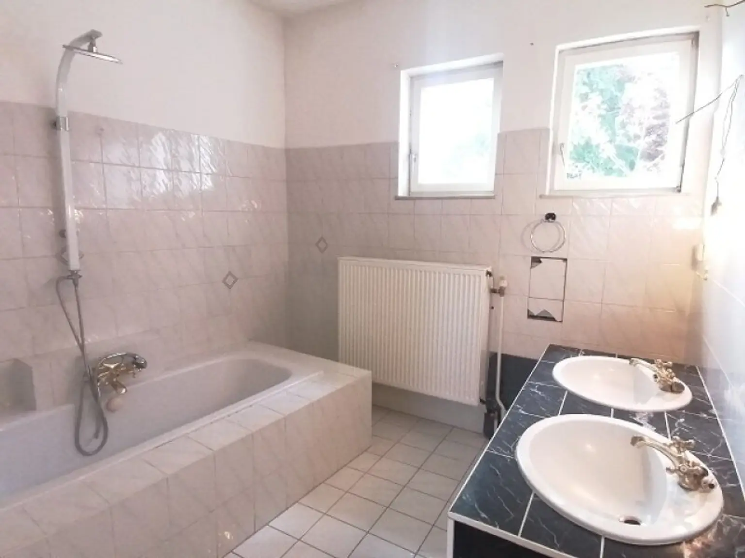 Entzückendes Häuschen mit vielseitigen Möglichkeiten zum Top Preis!
