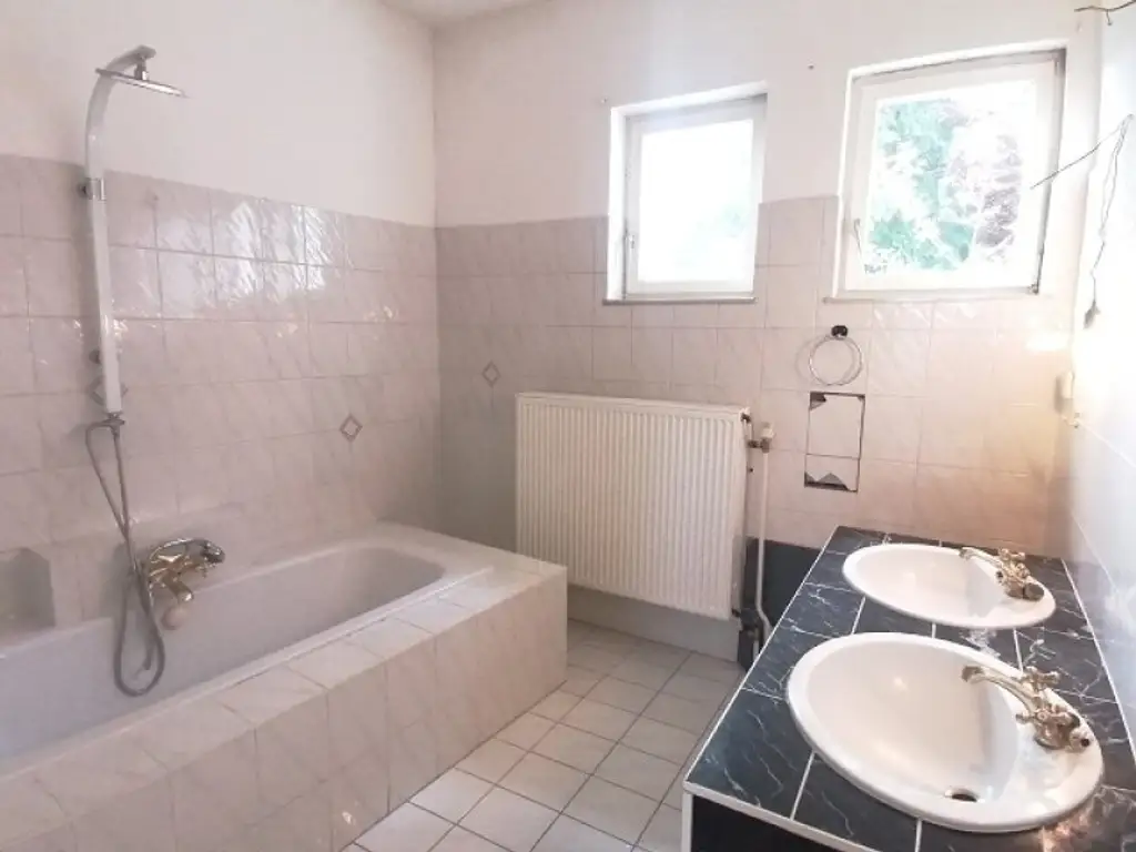Entzückendes Häuschen mit vielseitigen Möglichkeiten zum Top Preis!