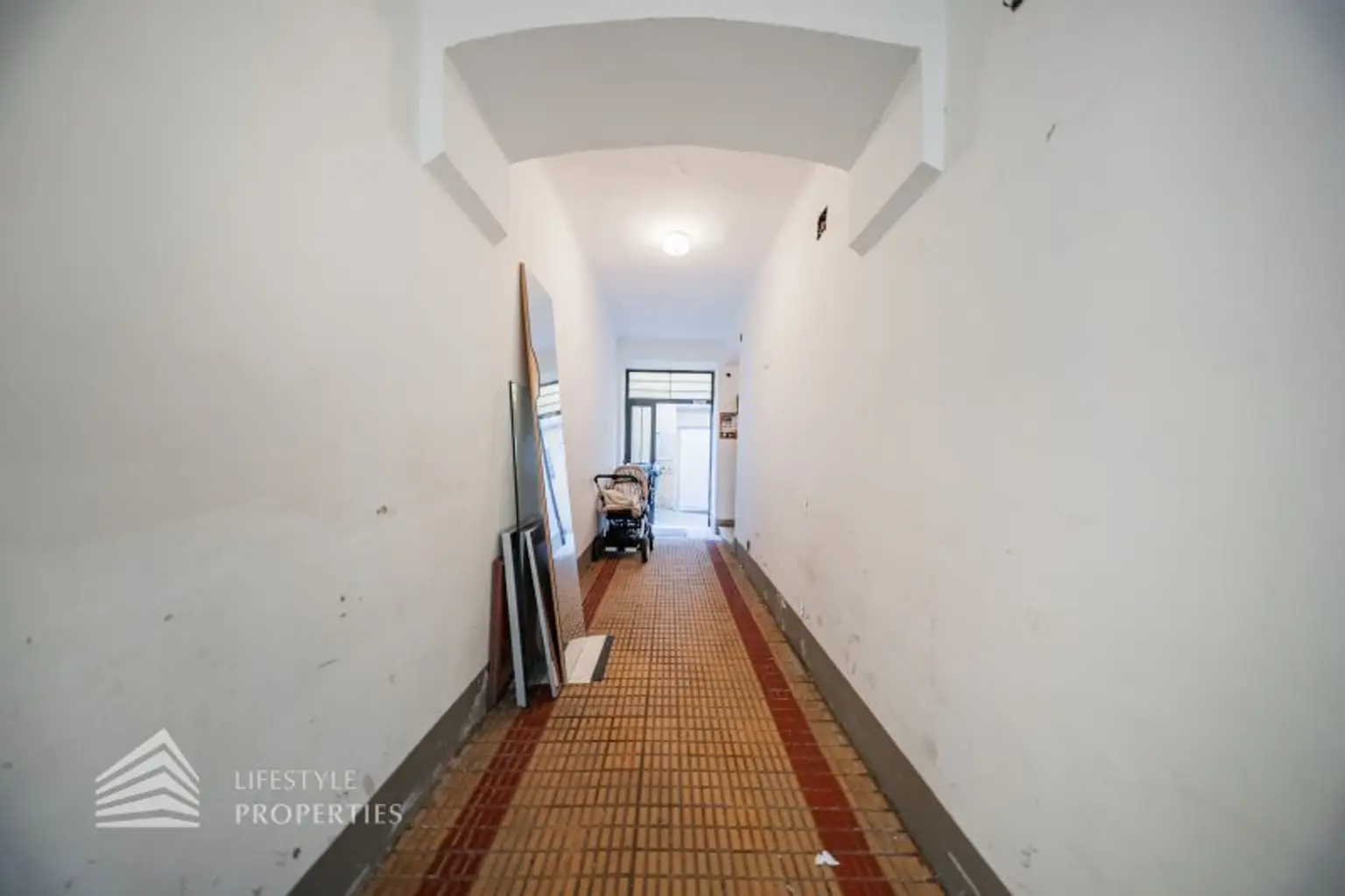 Sanierungsbedürftiges Zinshaus mit vorhandener Studie, Nähe Meidling Banhof