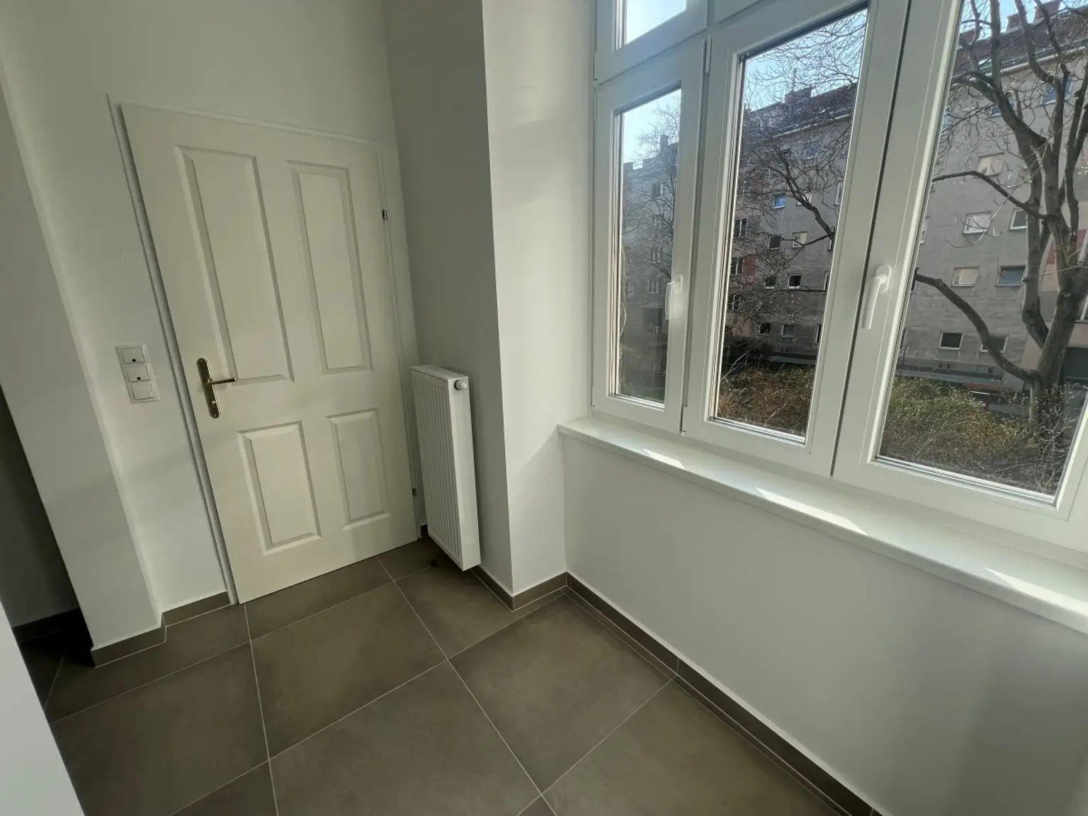 2 | HELLE  2 Zimmer Wohnung  - in RUHIGER und ZENTRALER LAGE | Prima Service Immobilien