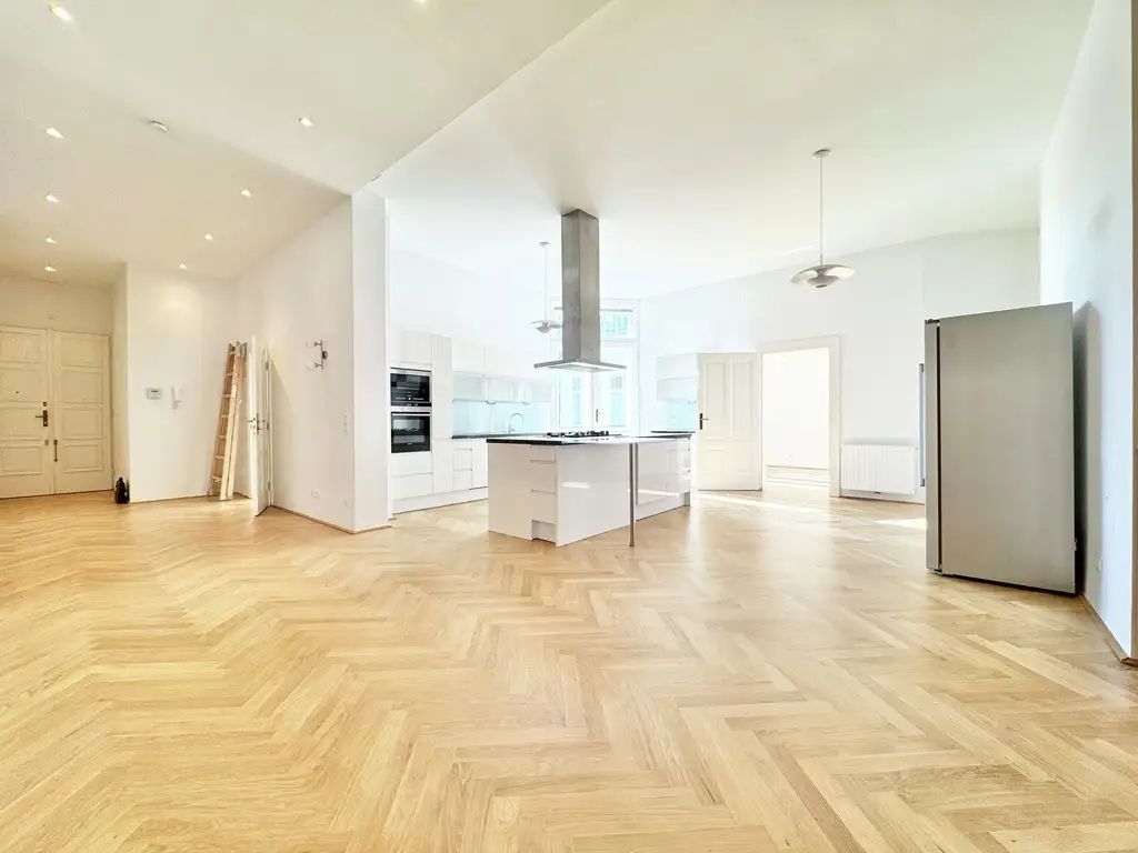 TOPLAGE | TRAUMHAFTE ALTBAUWOHNUNG MIT BALKON | HELLE 4 ZIMMER | U-BAHN-NÄHE