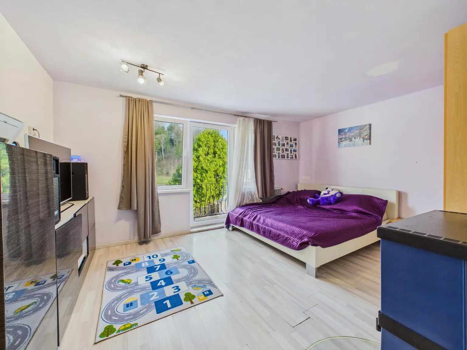 Schlafzimmer 5